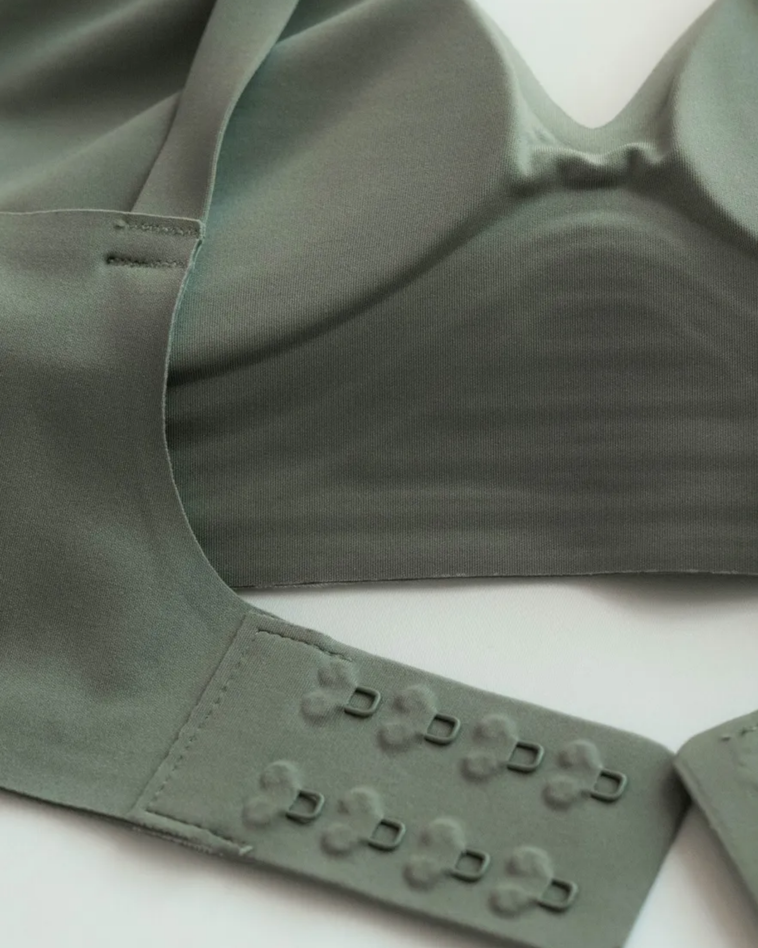 Premium Comfort Bra — Thin Straps & Soft Support — Cygnuss