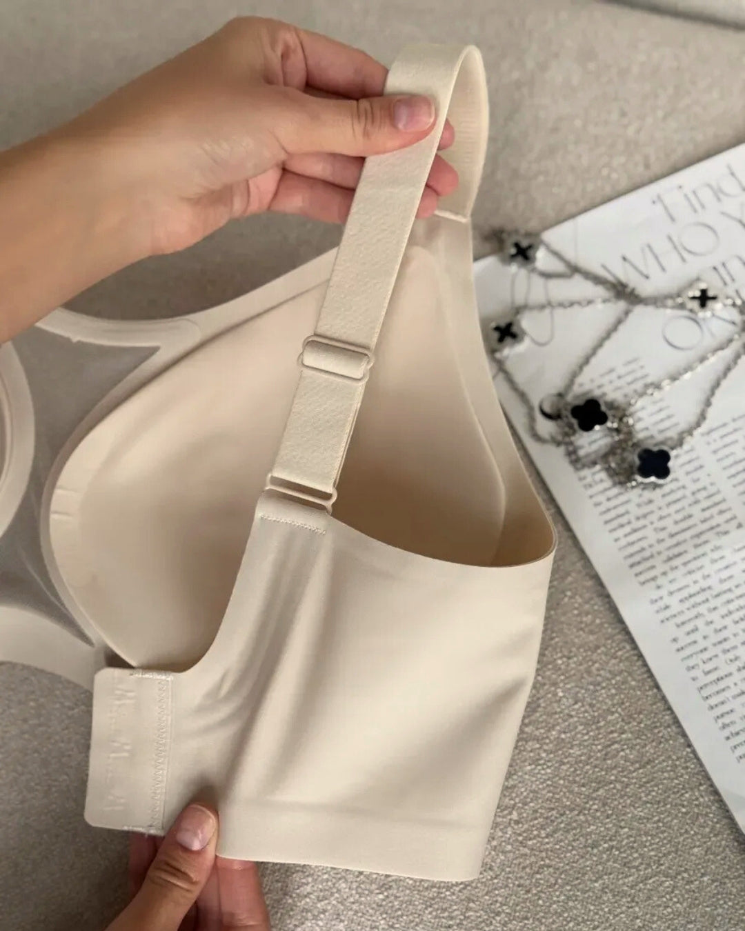 Charmy wirefree support bra - White